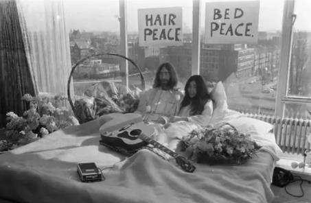 用歌声和艺术宣扬“反战”的洋子和列侬